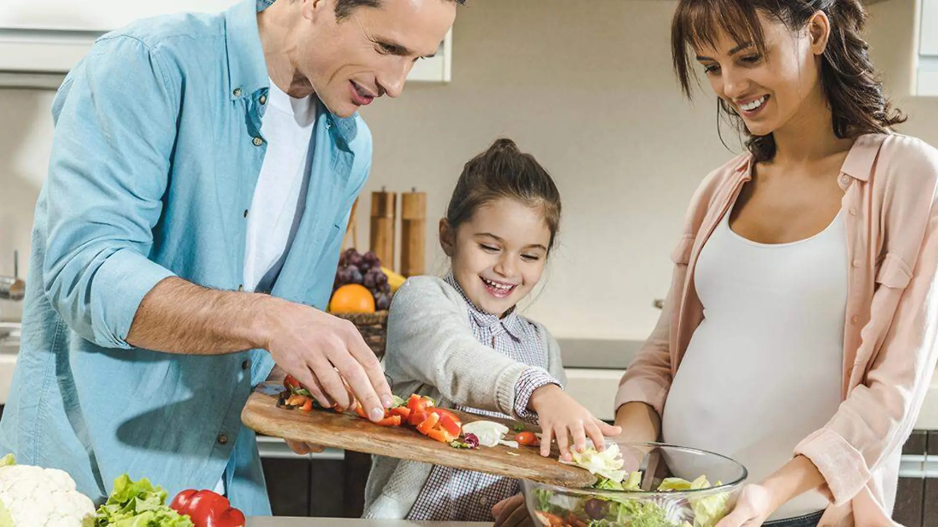 A lo largo de toda la vida son necesarios diversos nutrientes para mantener el correcto funcionamiento del organismo